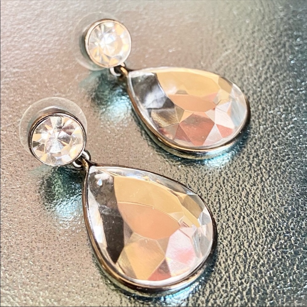 WHBM- NWOT Earrings
